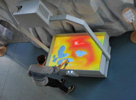 Augmented Reality Sandbox - News 11 Centrum Nauki Experyment
